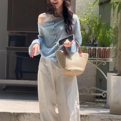 蓝色露肩针织开衫秋装女款2025年新款薄款韩系氛围感早秋穿搭上衣
