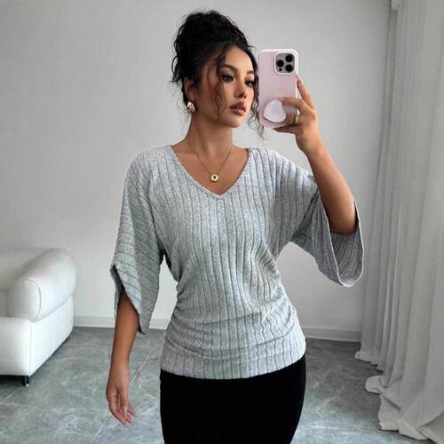 Women's 1pc Solid Color Ribbed Batwing Sleeve V-Neck Tee