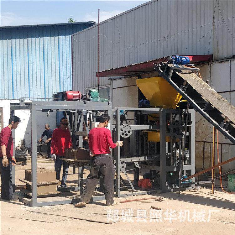 结实耐用小投资 QT4-26A 中型半自动水泥空心人行道路面砖制砖机