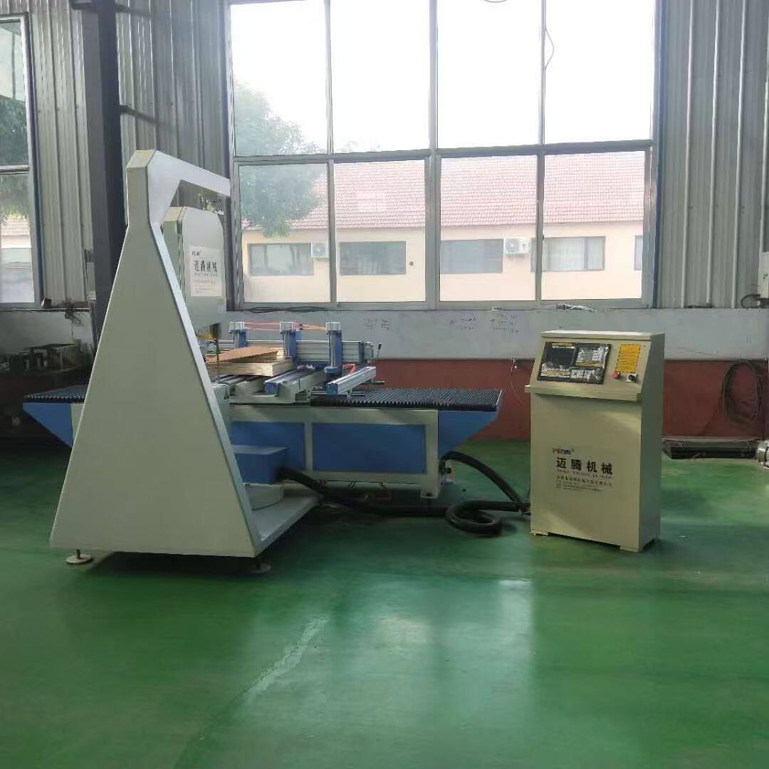 迈腾全自动电脑数控曲线带锯机猫抓板瓦楞纸实木家具餐桌椅切割