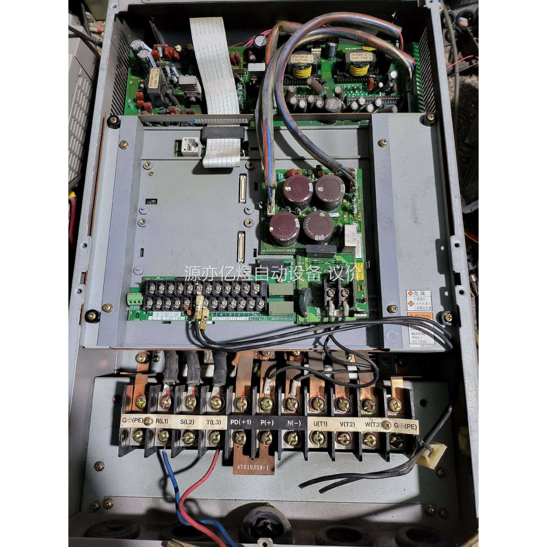 日立L300P系列变频器 2B027368 原装拆机，应该是