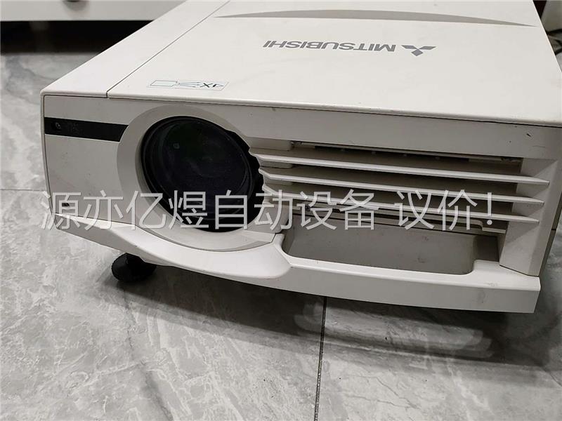 三菱投影仪，型号LX-7300LS，4200流明，160(议价)