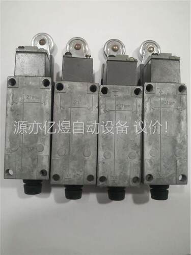 欧姆龙行程限位开关D4V-8108SZ,片为物数量4个(议价)