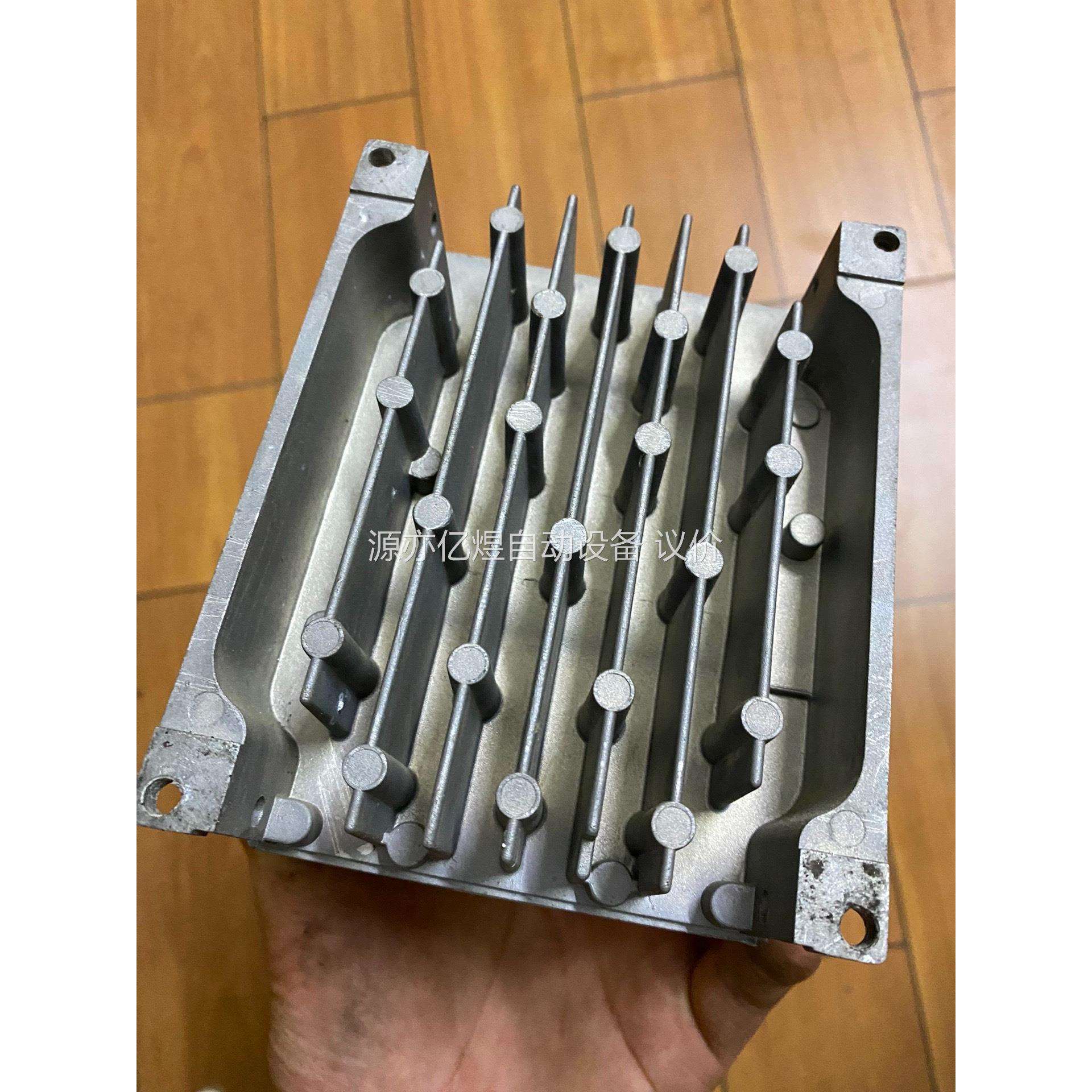 安川V1000变频器 CIMR-VB4A0002BBA 0.