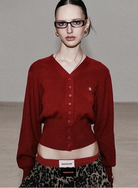 韩潮badblood时尚英伦针织开衫短款休闲V领辣妹显瘦红色毛衣外套
