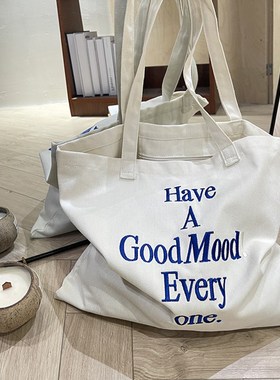 2024韩系ins风新款英文字母帆布包休F闲大容量购物袋白色单肩包52