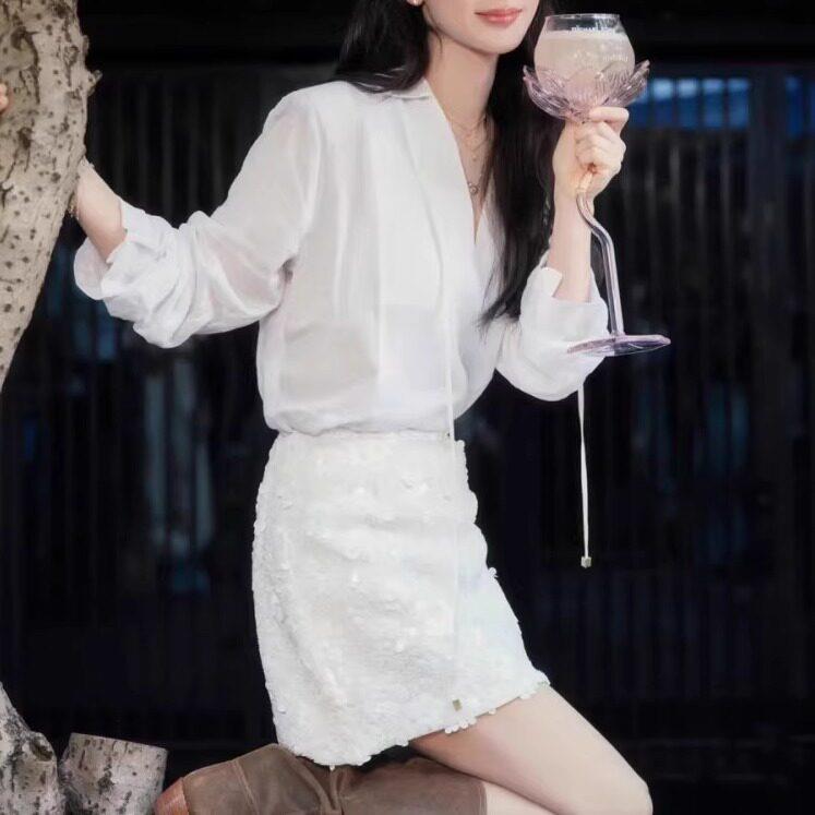 2025夏季新款明星同款休闲温柔亮片甜美白色V领宽松衬衫女装+短裙