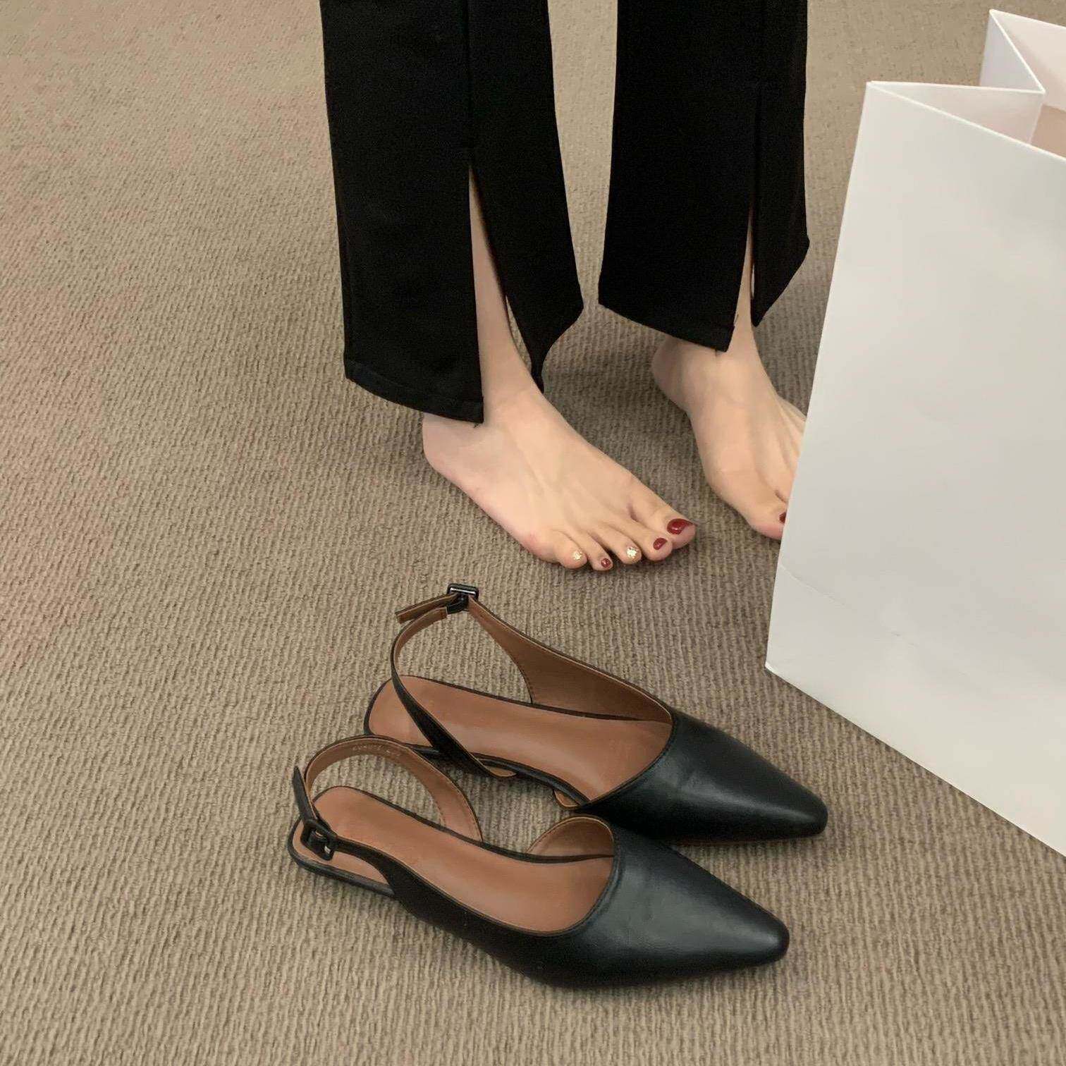 香港复古包头凉鞋女夏季2024新款尖头法式通勤后绊带黑色平底单鞋