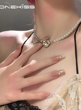 简约爱心锆石珍珠项链o女2024新款爆款小众高级感锁骨链时尚颈链
