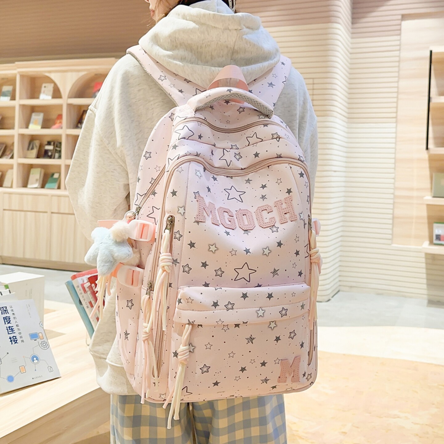 高颜值星星书包女学生大容量背包