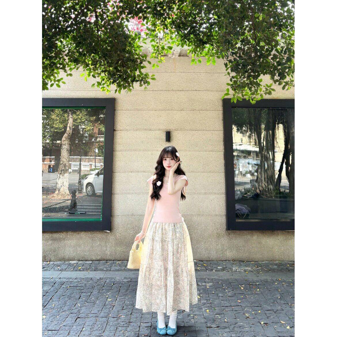 kumikumi甜美套装减龄粉色修身短袖T恤女春季气质碎花A字裙两件套图片