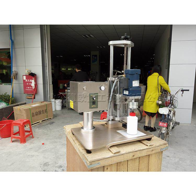 手扣式喷瓶盖锁盖机 小型台式气动拧盖机 半自动饮料瓶封盖机