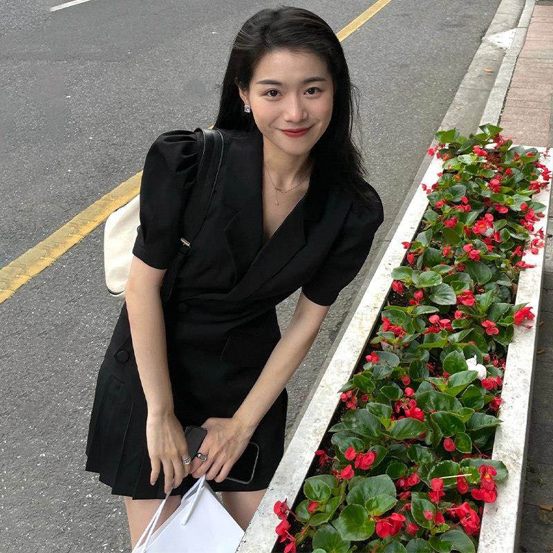 欧洲站2026新款赫本风小黑裙泡泡袖显瘦收腰小个子西装洋装女夏