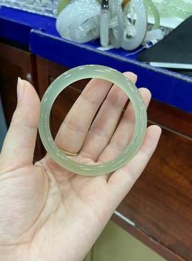 新疆精选和田玉晴水手镯女款高冰种小细圆条叮当玉镯子青翠色送礼