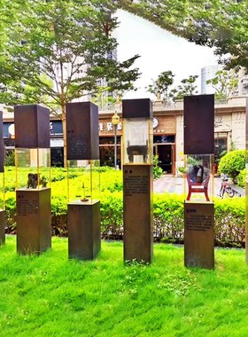 定制大型抽象异形石材雕塑铸铜小女孩奔跑法治之门廉政主题景观