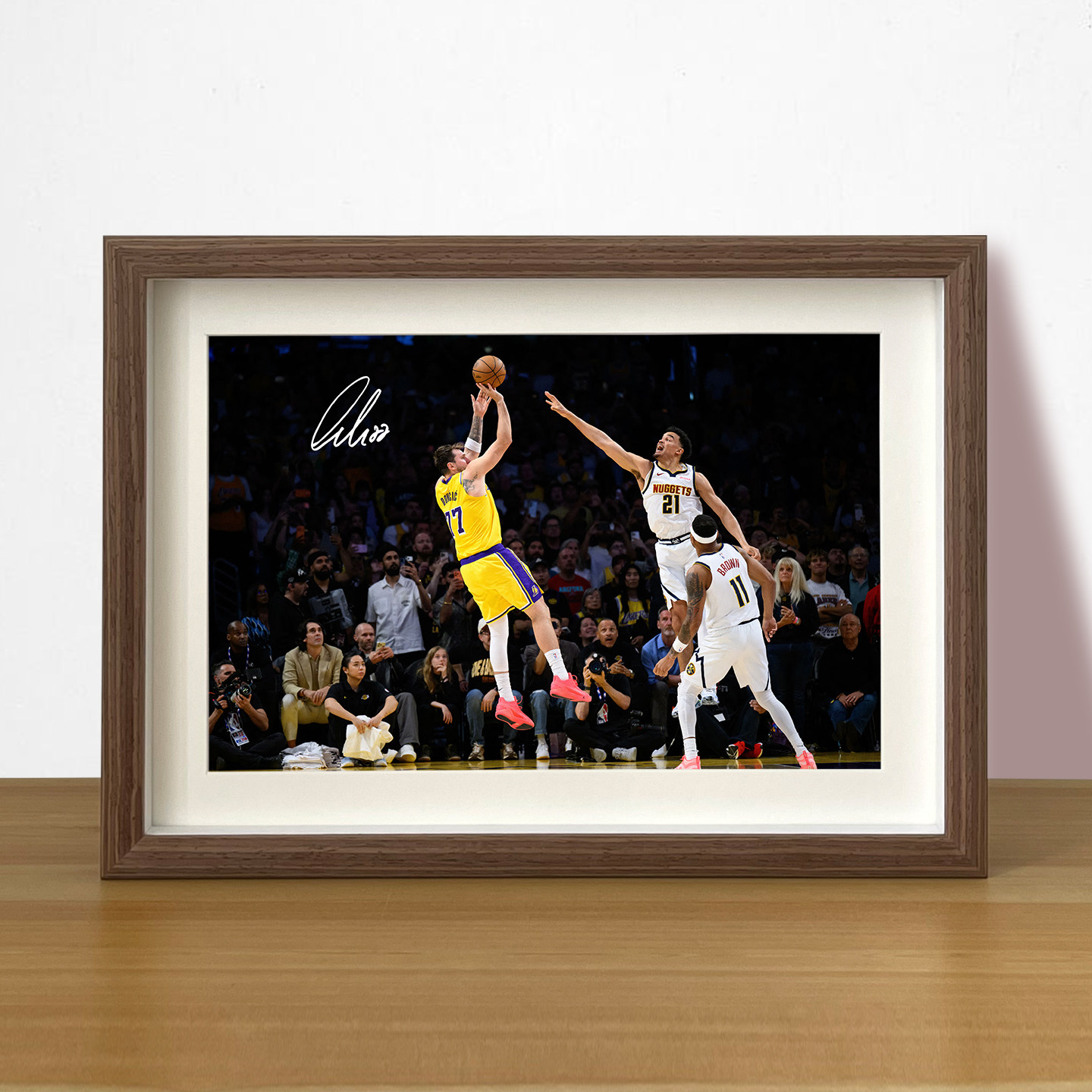 湖人卢卡东契奇绝杀掘金相框挂画摆台NBA篮球海报照片周边装饰画