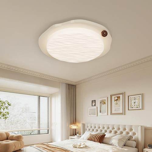 薯片法式奶油风卧室吸顶灯全光谱护眼儿童房灯现代简约书房主卧灯