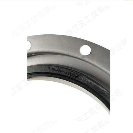 天龙大力神康明斯6L340水泥搅拌车曲轴后油封4205010-K0903-05