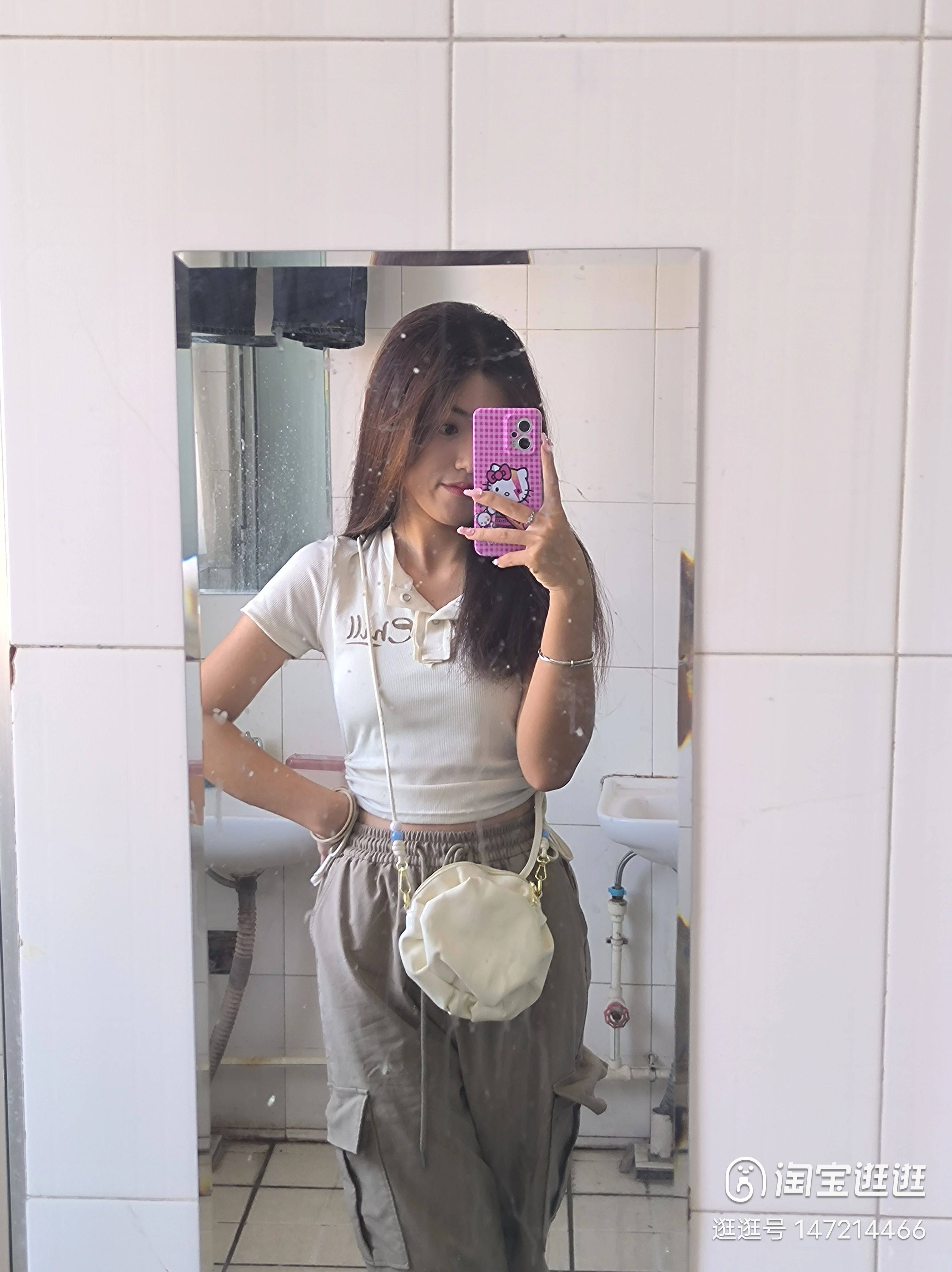 可爱女生褶皱小圆包高级感包包女式带挂件2024新款礼物单肩斜挎包