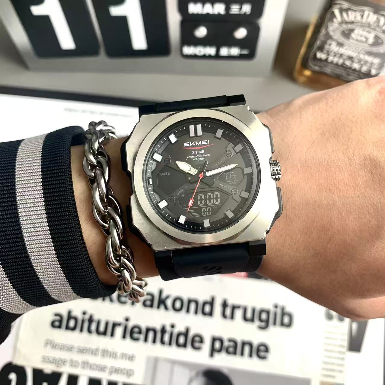 新款户外运动训练战术多功能夜光防水双显电子表男个性大表盘手表