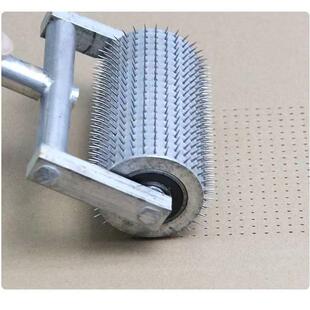 手动滚筒手推式针辊橡胶表面扎汽泡打孔针辊手动刺针辊手拿釘滚轮