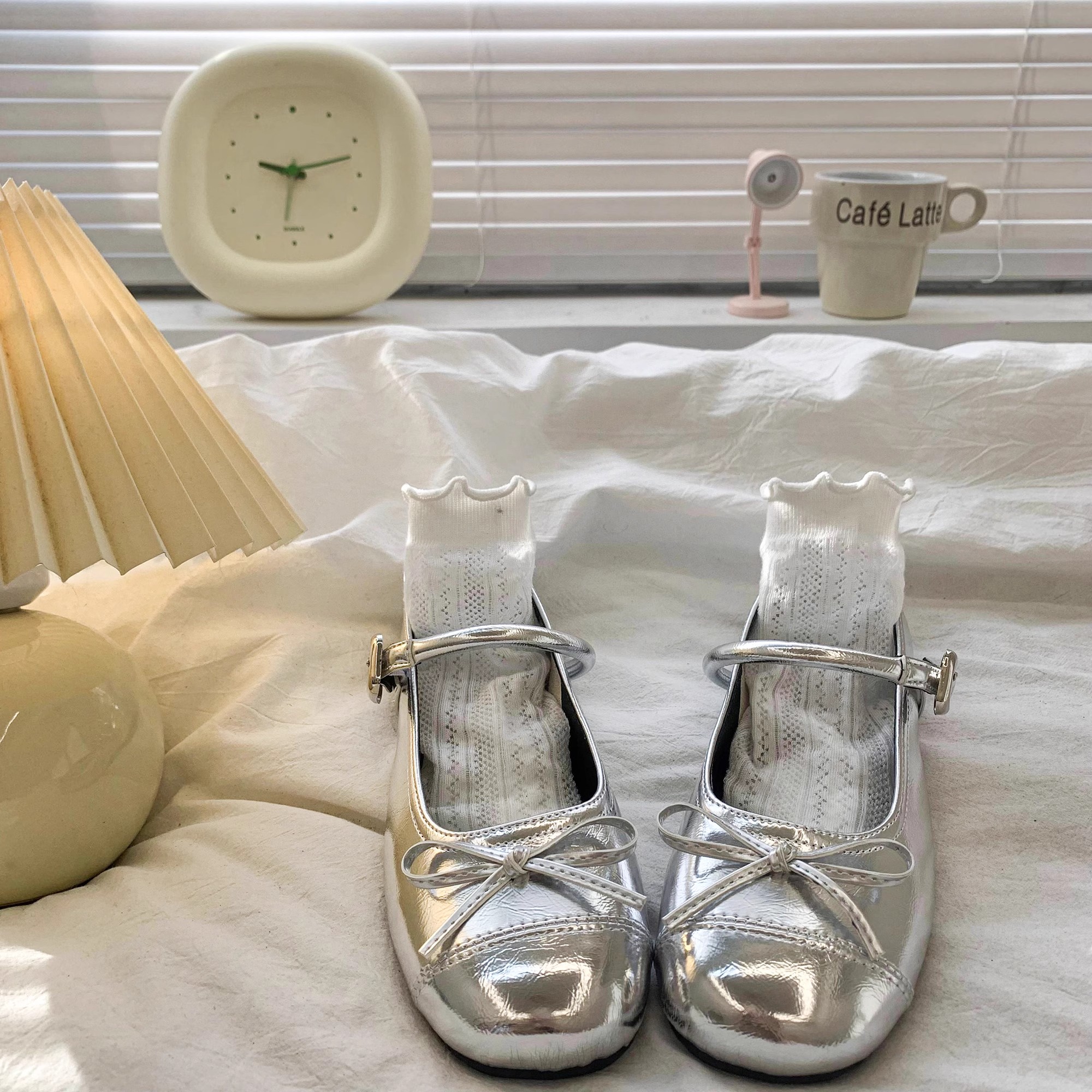 真皮女童银色浅口玛丽珍单鞋软底