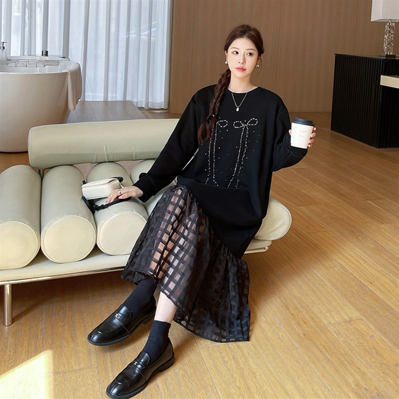 大码宽松长款重工烫钻拼格子纱卫衣长裙女秋冬胖mm过膝长袖连衣裙