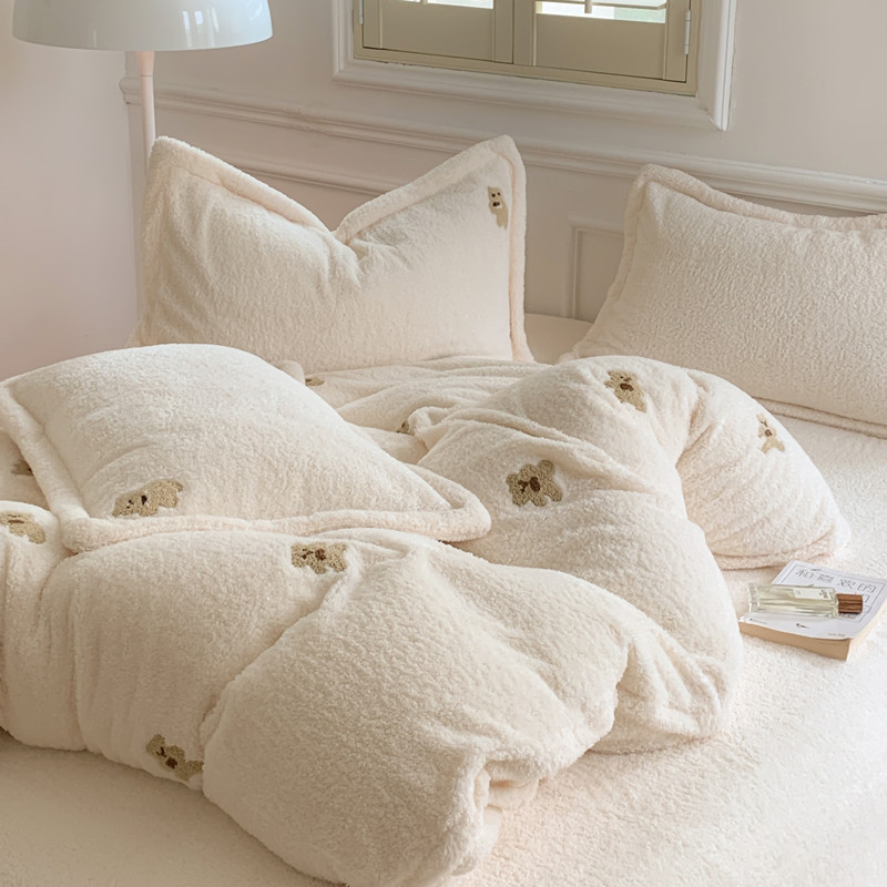 泰迪绒床上四件套可爱卡通纯色简约床品奶白保暖秋冬刺绣床单被套