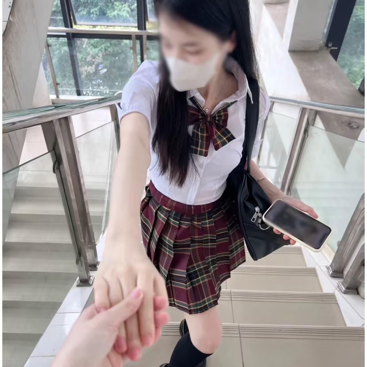 花千猪jk套装制服学院风别致收腰显瘦短袖衬衫女上衣纯欲修身百褶