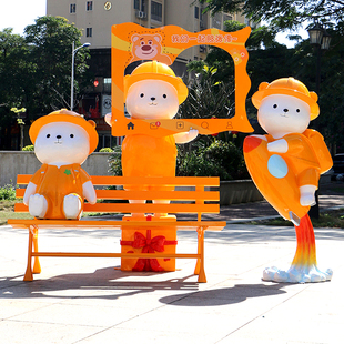 户外卡通小熊网红打卡拍照雕塑商场美陈门店摆件景观装 饰品玻璃钢