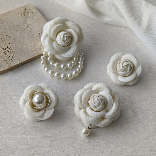 仿羊绒胸花高档小香风山茶花珍珠