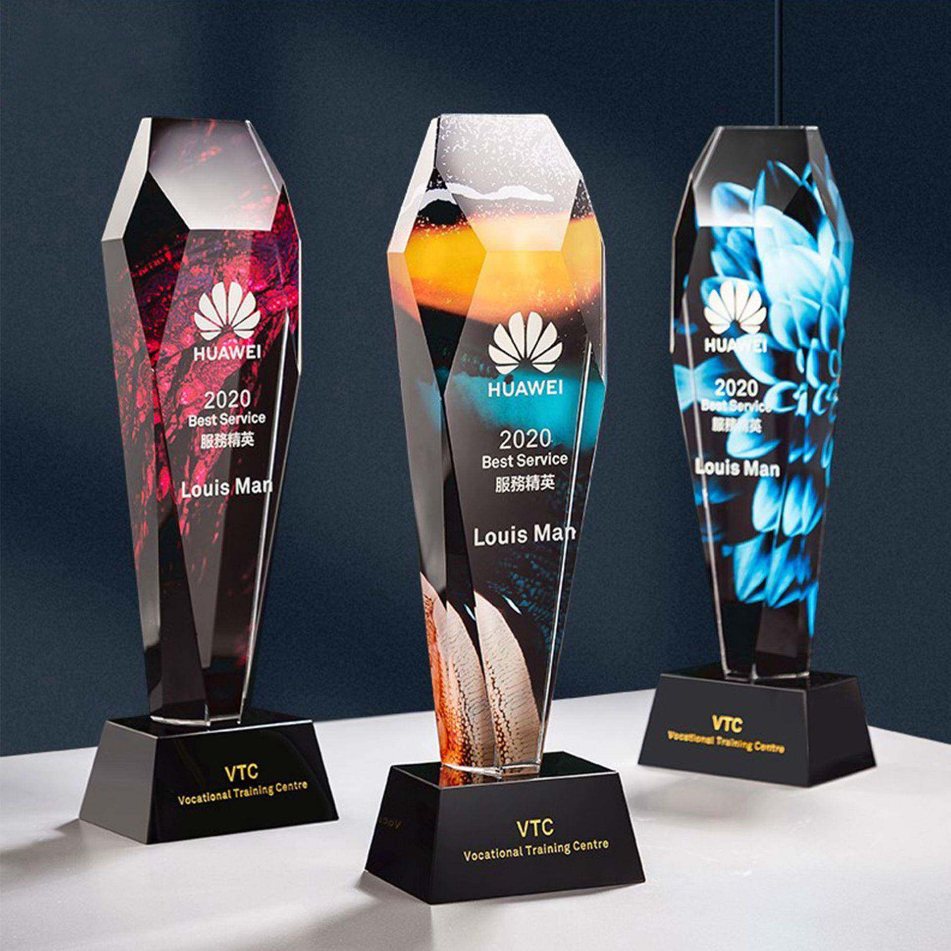 新款冰山之巅水晶玻璃奖杯定制优秀员工奖杯定做创意彩色奖杯刻字