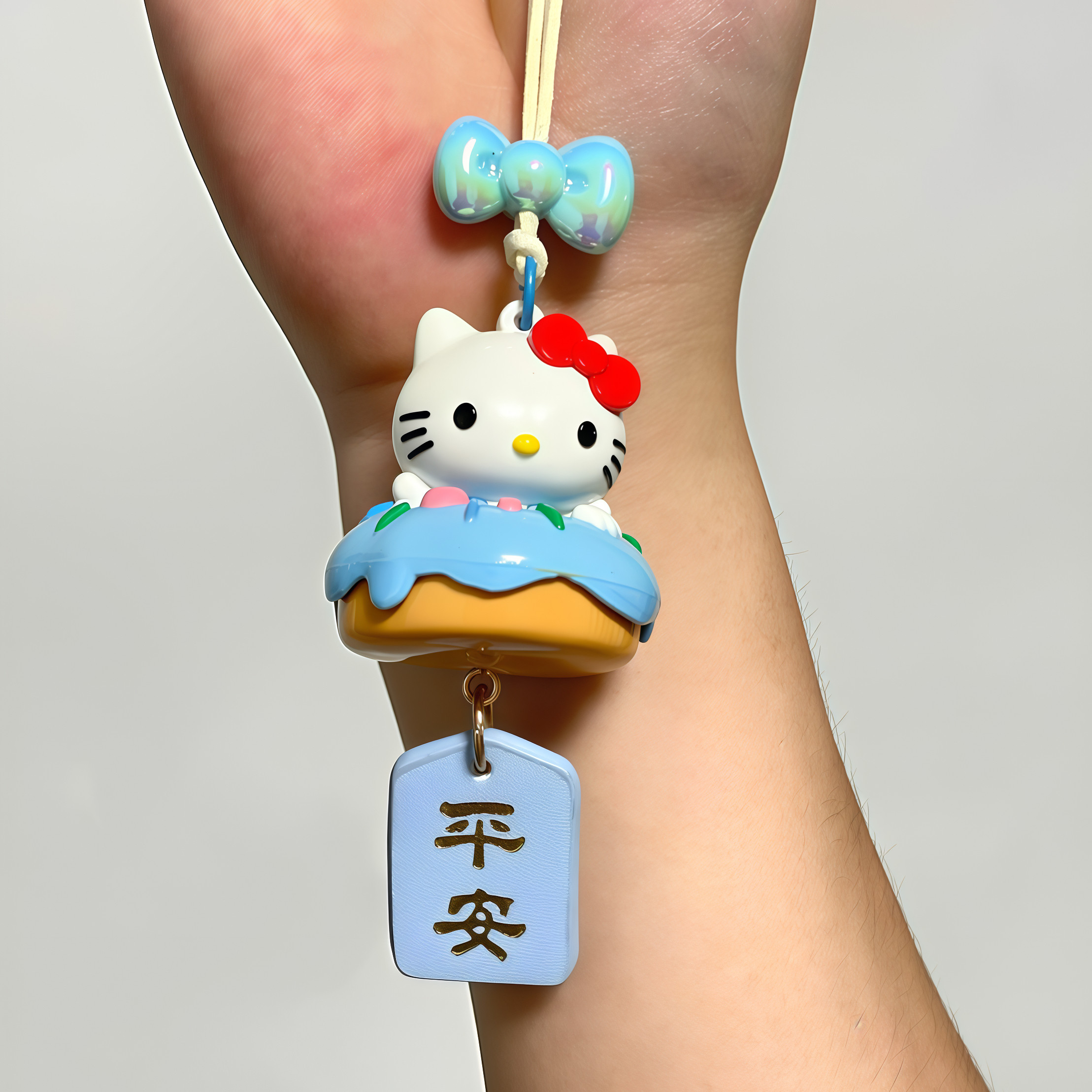 HelloKitty甜甜圈汽车挂件创意车载中控台装饰品可爱卡通包包挂饰