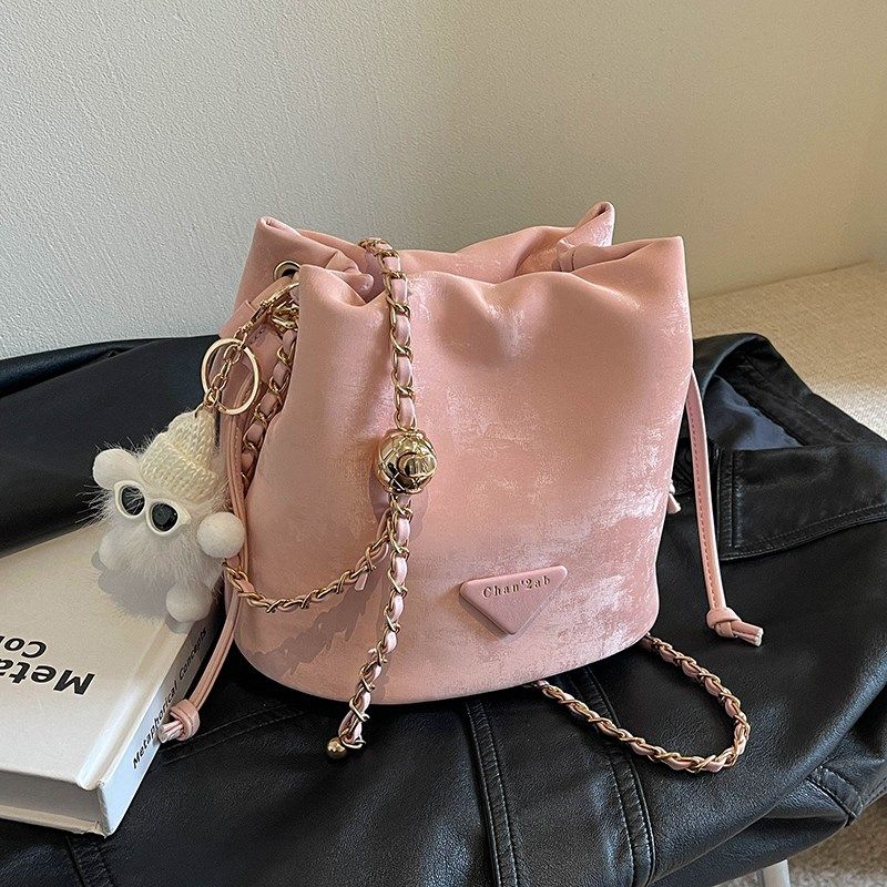 韩系百搭软皮小包包女2024新款春夏时尚腋下水桶包高级链条斜挎包,箱包皮具/热销女包/男包,水桶包,淘宝优惠券,粉丝福利购,淘宝优惠卷