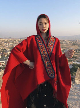 青海西藏云南旅游拍照民族风开叉披肩女秋冬连帽超V大红色斗篷披