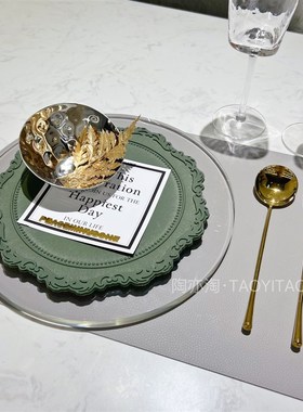 现代法式轻奢绿色系餐具组合套装绿花边盘金色英文字母水晶餐盘垫