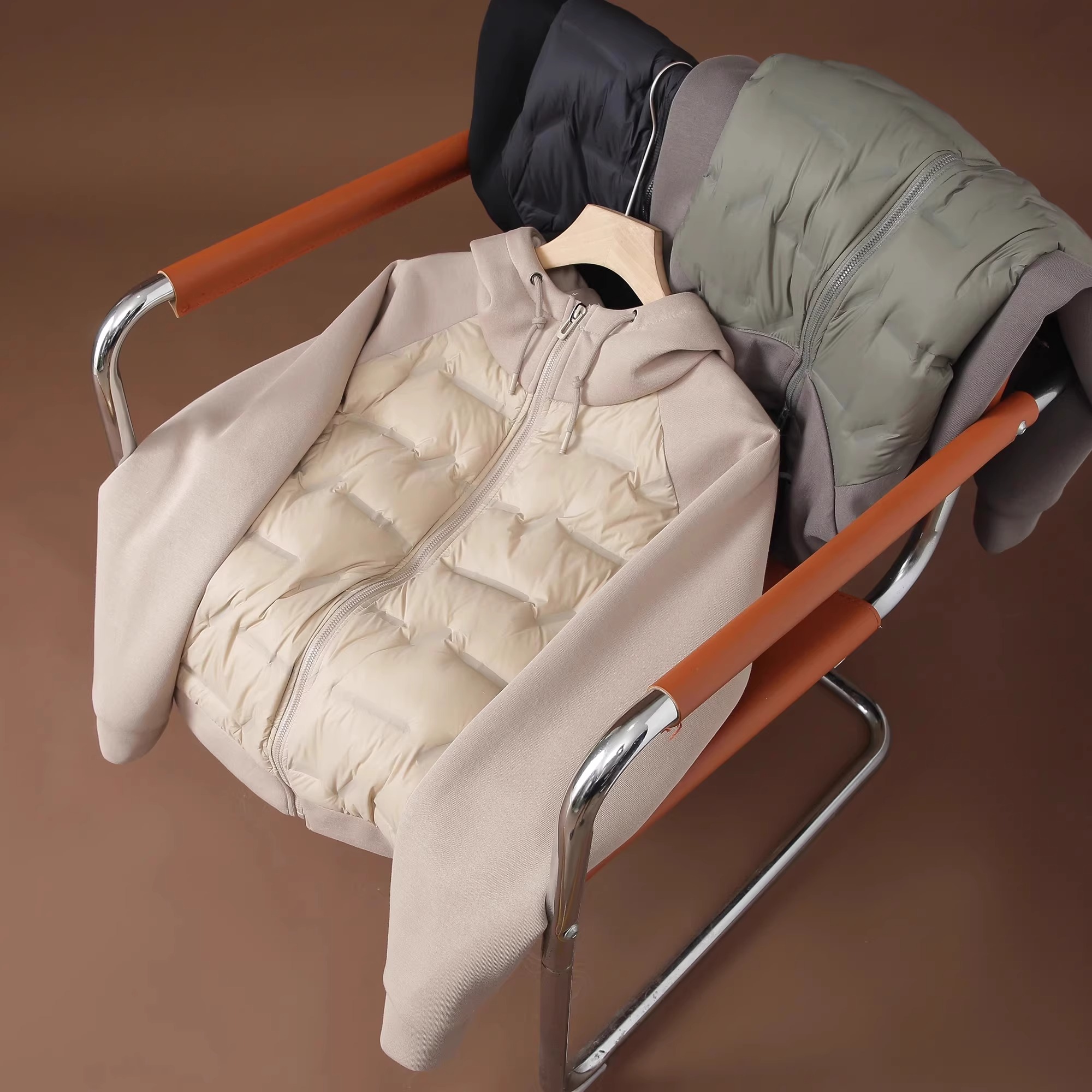 连帽休闲短款拼接连帽羽绒服短款