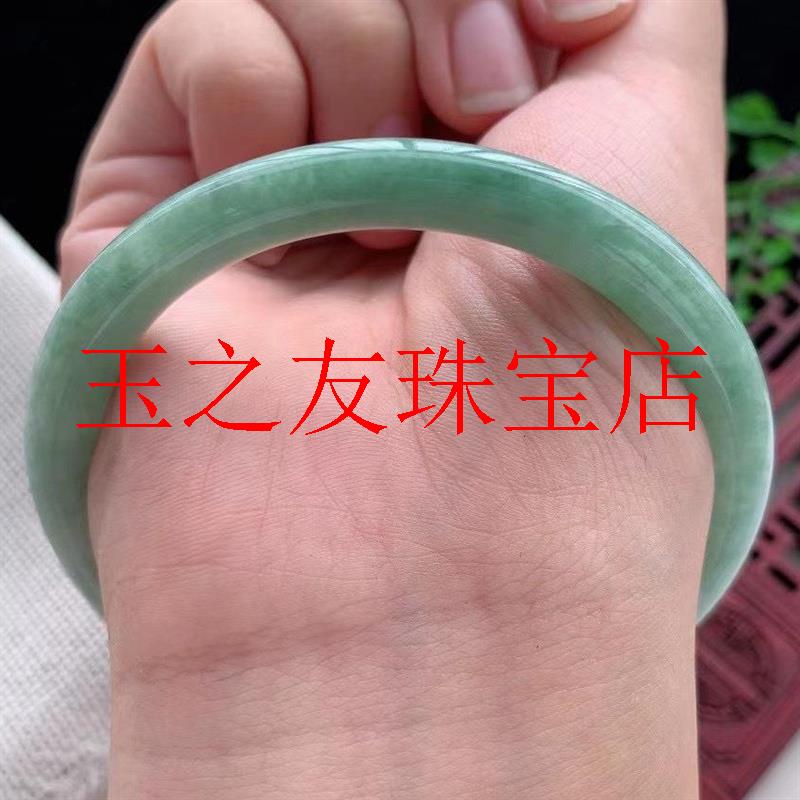 缅甸翡翠色冰糯种手镯圆条浅绿