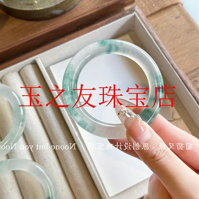 高品质翡翠色冰种飘花细圆条玉手镯石英岩玉高冰冰透叮当镯国风款