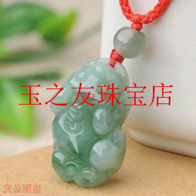 小巧迷你款翡翠色玉霸王貔貅吊坠男女款阳绿飘花冰糯种玉坠锁骨链