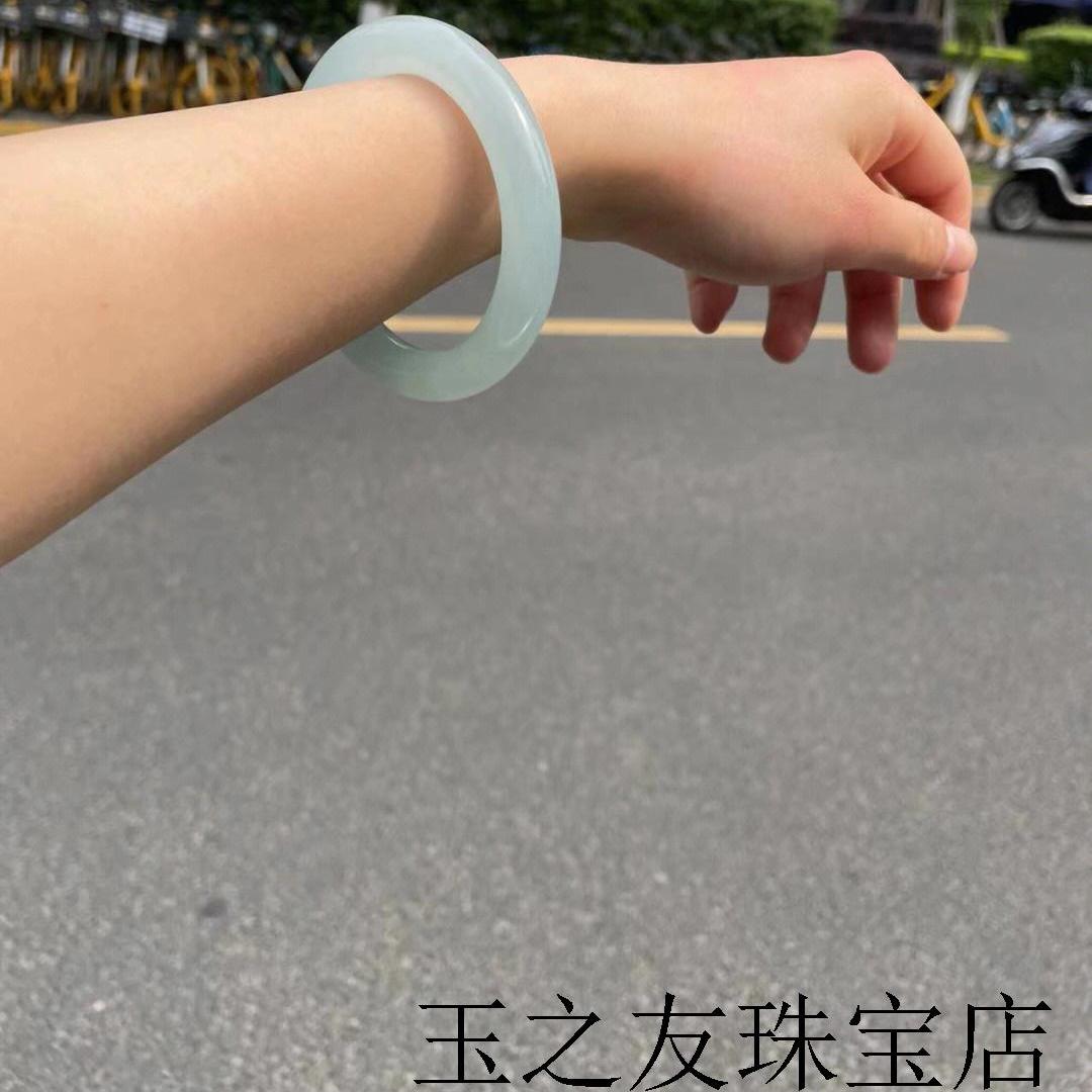 精品缅甸翡翠色手镯蓝底冰种胖圆条玉髓镯子浅蓝色正圈玉镯子女款