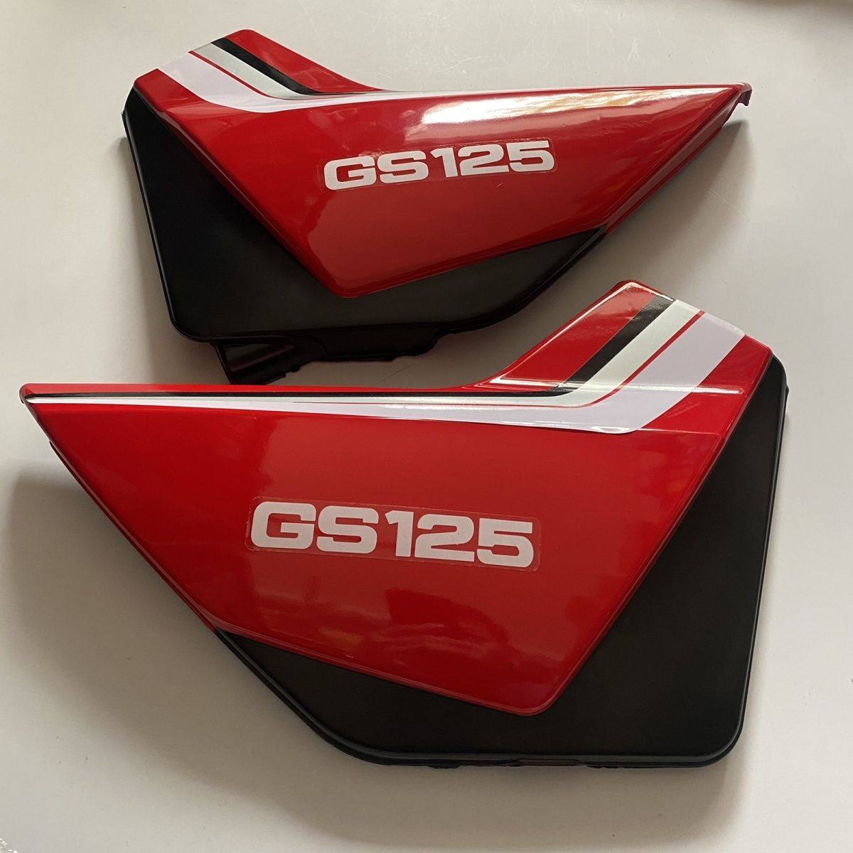 适用于铃木王gs125边盖侧盖左右护板电池护盖摩托车配件送边盖胶