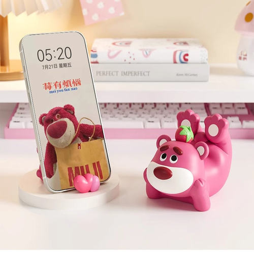 2025新款桌面bear草莓熊手机支架桌面可爱办公室好物装饰摆件玩偶生日礼物实用网红创意可爱粉色小熊手机支架