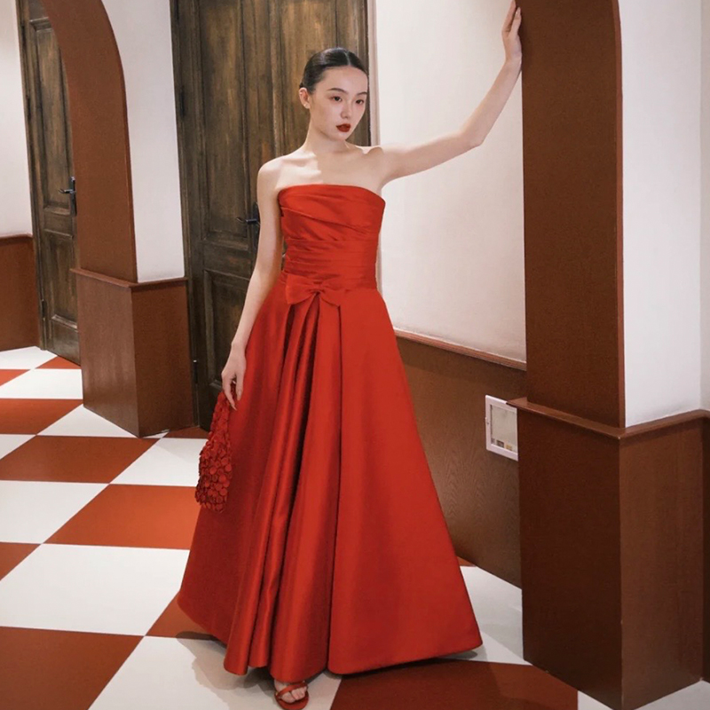 法式高级感红色抹胸蝴蝶结订婚结婚轻婚纱晨袍敬酒服晚宴聚会礼服