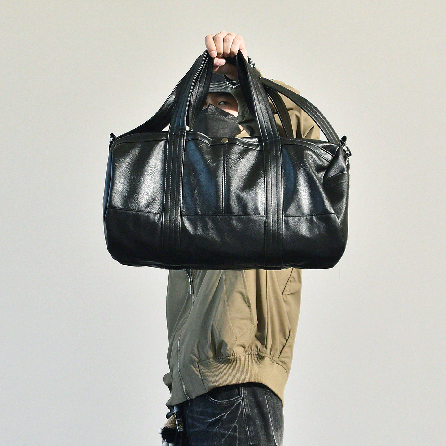 经典复古大容量运动感PU皮单肩包