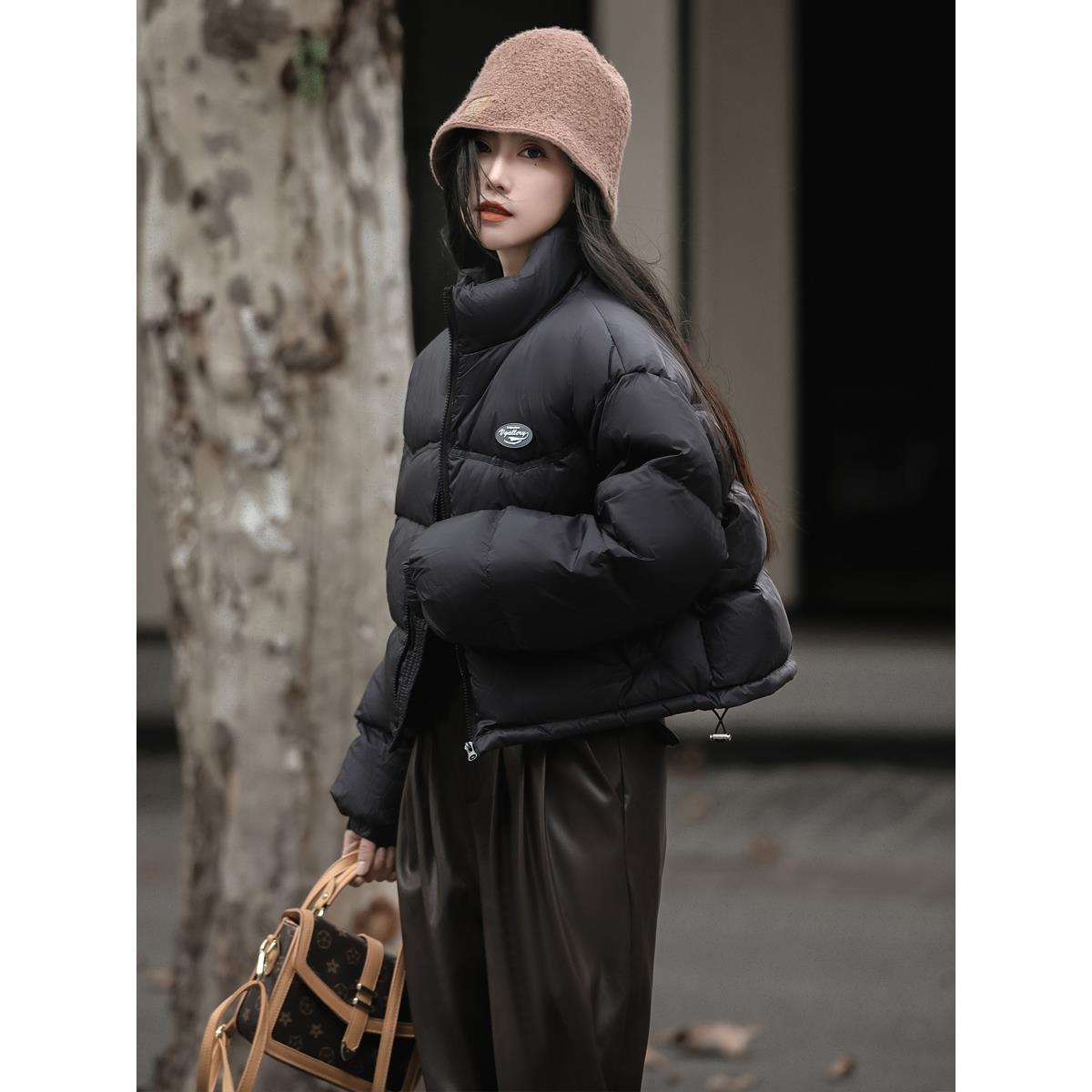 肯豆风ins潮牌辣妹拼接美式短款羽绒服女小个子面包服外套2025冬