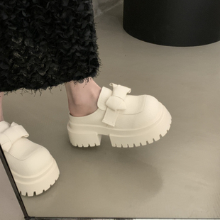 英伦风蝴蝶结厚底乐福鞋女白色小个子增高松糕休闲鞋没跟福乐鞋