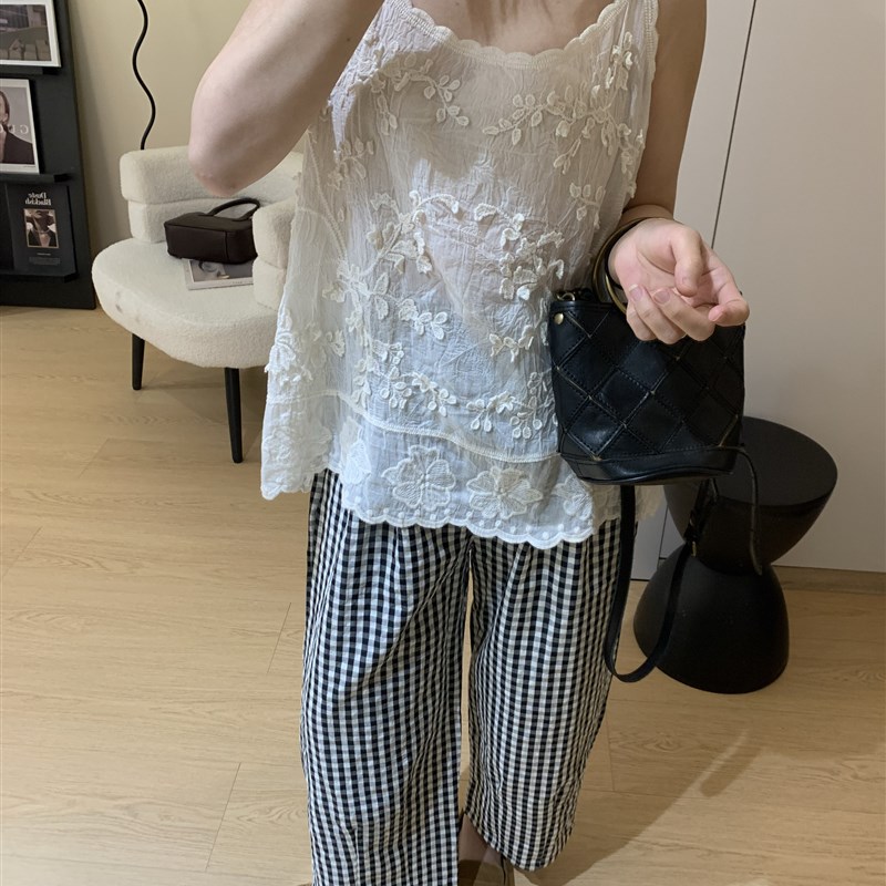 韵致重工别致棉布钩花蕾丝吊带背心女夏季宽松无袖外穿上衣