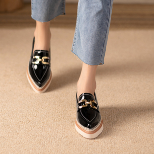 金属扣厚底单鞋子女m2023年春秋新款尖头懒人鞋一脚英伦风高坡跟