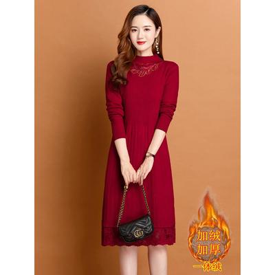 加绒加厚针织连衣裙女冬季2025新款配大衣长款过膝蕾丝打底毛衣裙